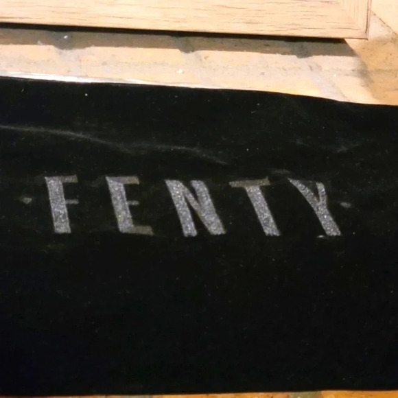 PUMA Fenty x Bow Slide 'Olive' Wmns  Sz 8.5 #365774-01 - Picture 12 of 12